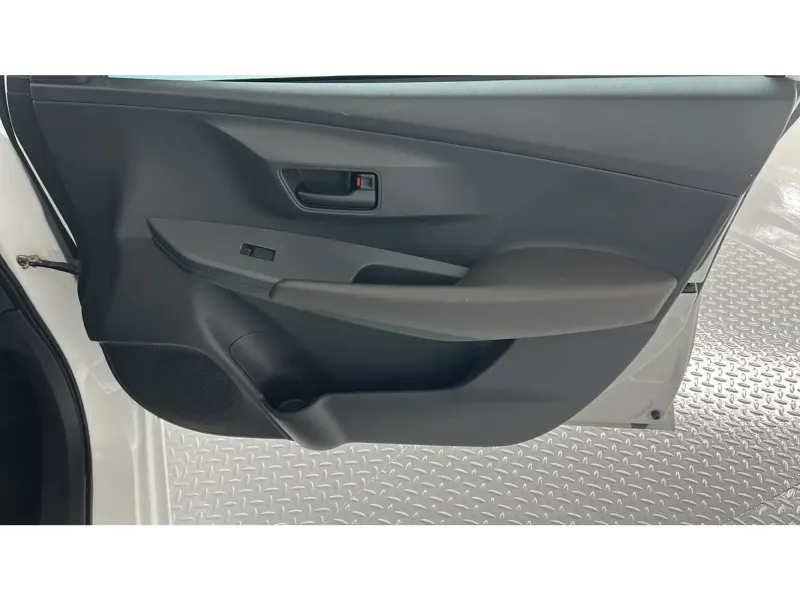 Toyota Yaris Y 2024 19