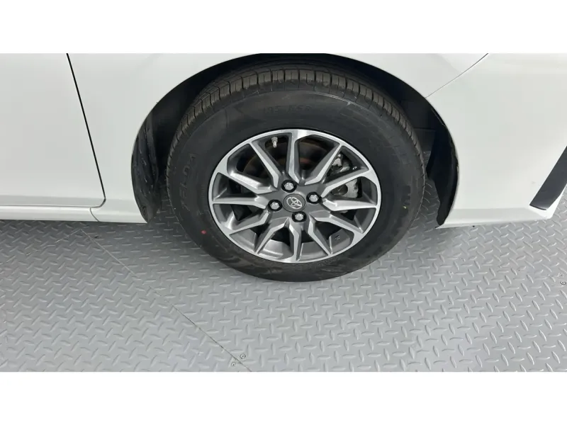 Toyota Yaris Y 2024 23