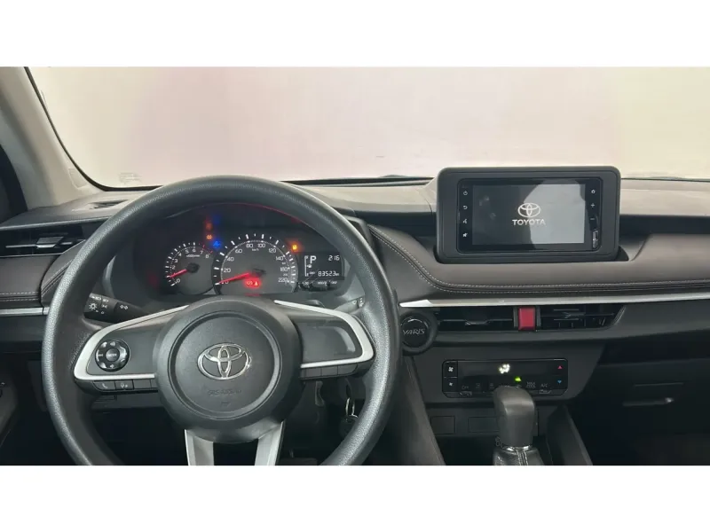Toyota Yaris Y 2024 11