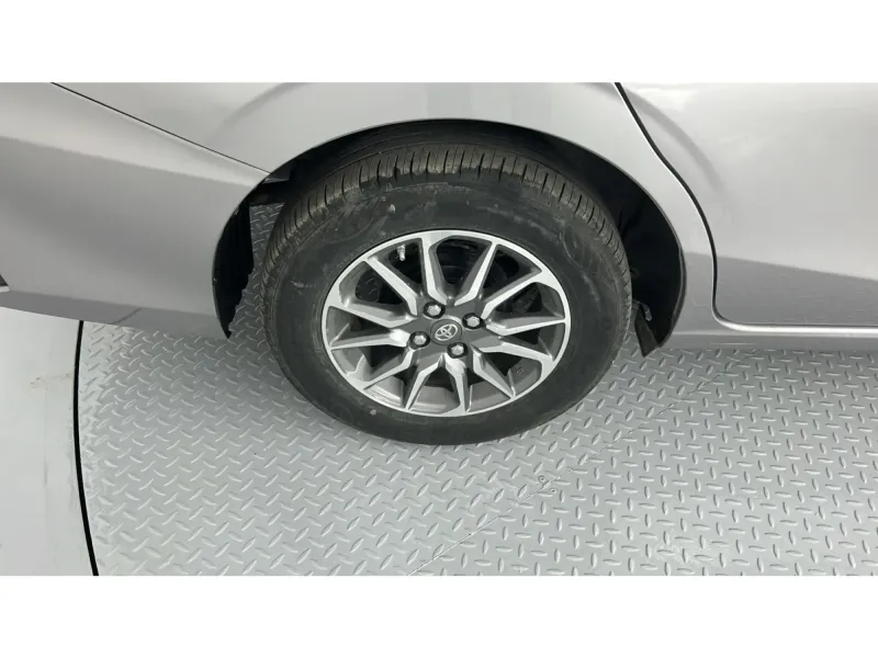 Toyota Yaris Y 2024 21