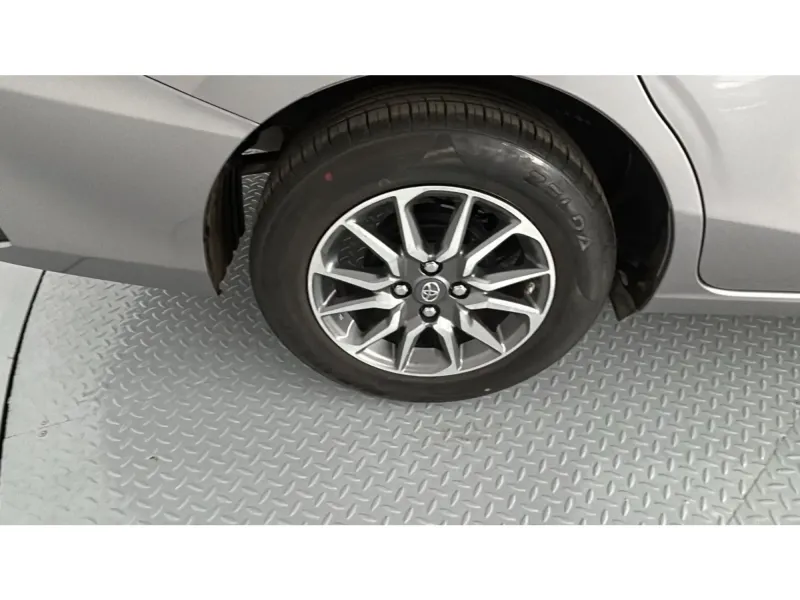 Toyota Yaris Y 2024 18
