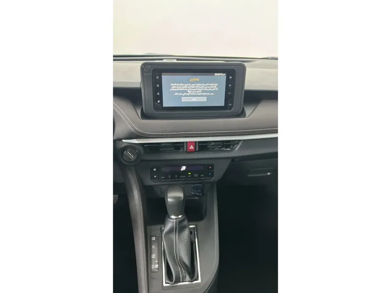 Toyota Yaris Y 2024 25