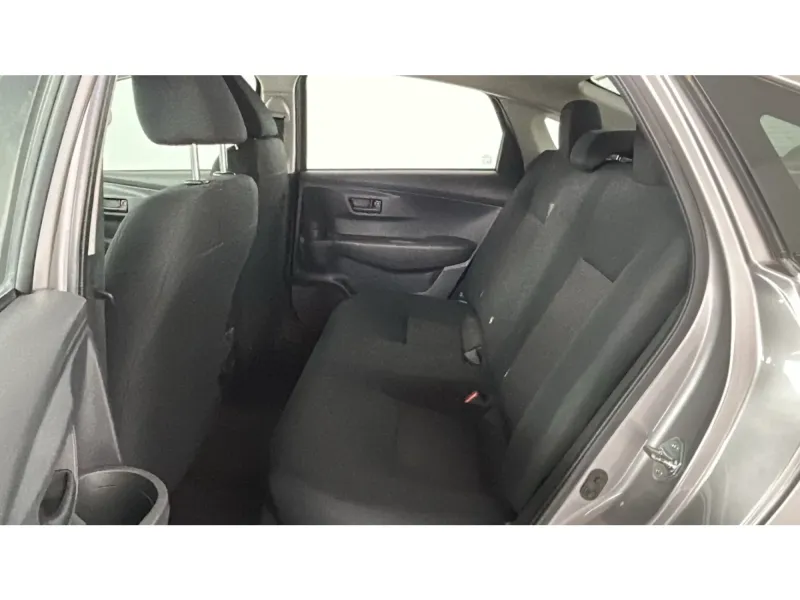 Toyota Yaris Y 2024 23