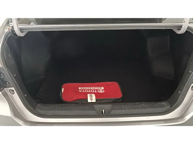 Toyota Yaris Y 2024 26