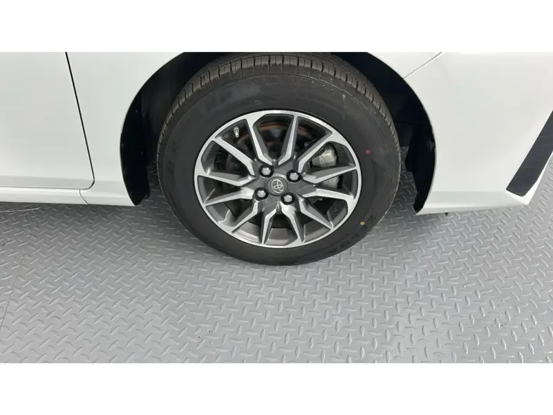 Toyota Yaris Y 2024 28