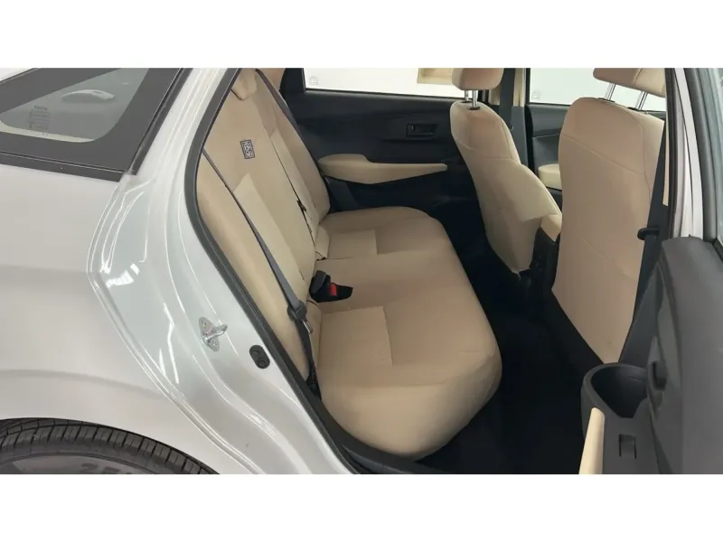 Toyota Yaris Y 2024 12