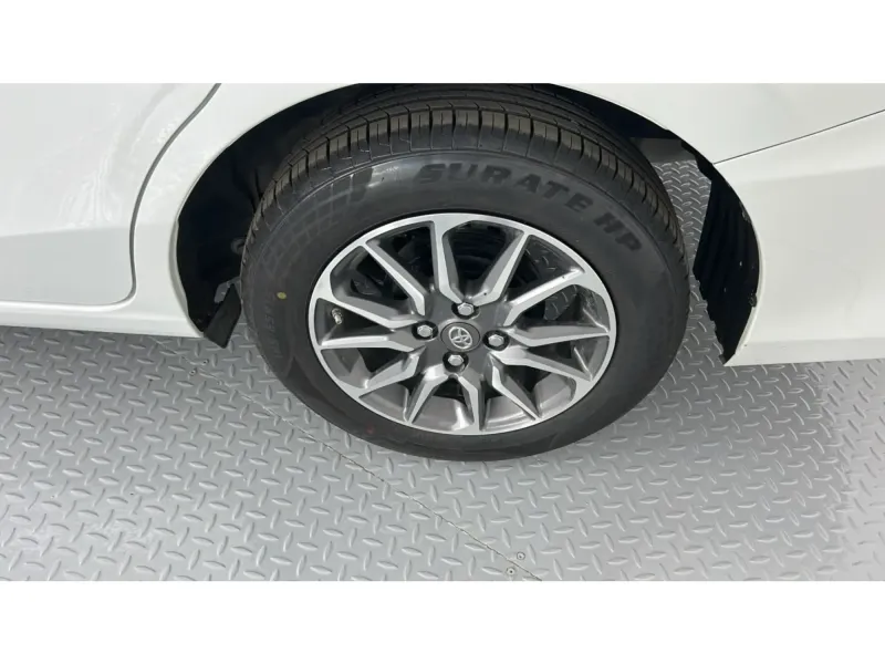Toyota Yaris Y 2024 21