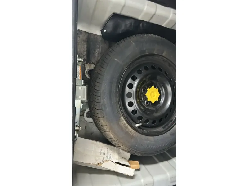 Toyota Yaris Y 2024 23