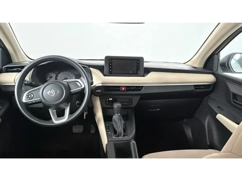 Toyota Yaris Y 2024 26