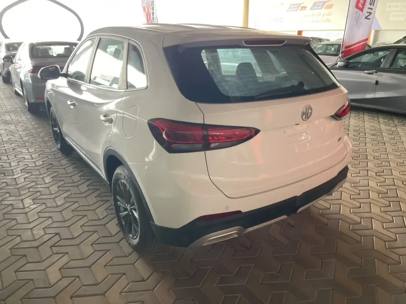 MG ZS 2025 4