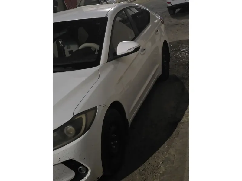 Hyundai Elantra 2018 6