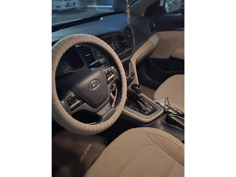 Hyundai Elantra 2018 8