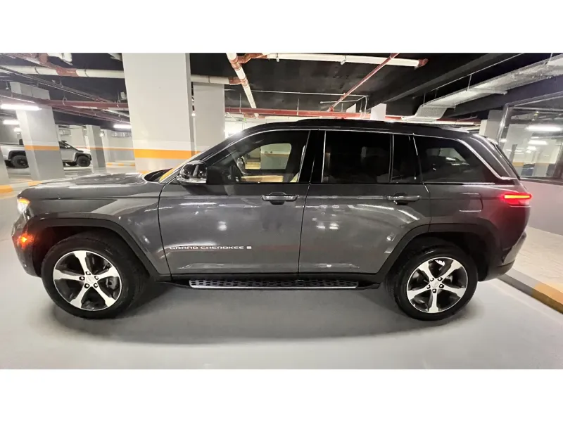 2025 Jeep Grand Cherokee Limited 3.6L V6 | Single Owner 2