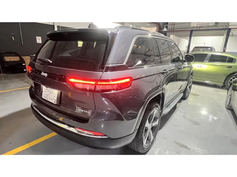 2025 Jeep Grand Cherokee Limited 3.6L V6 | Single Owner 13