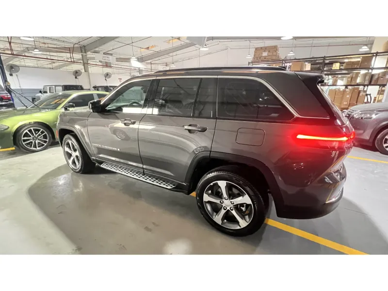 2025 Jeep Grand Cherokee Limited 3.6L V6 | Single Owner 14