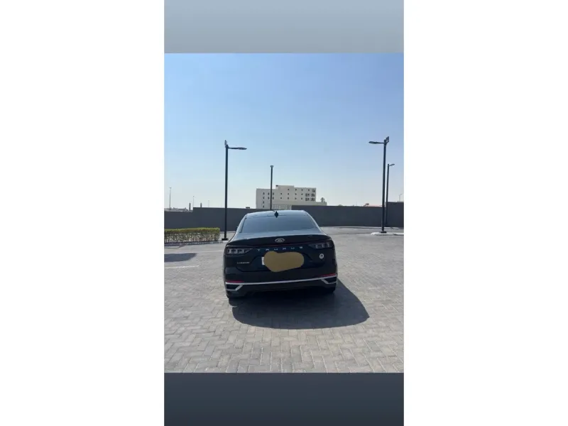 Ford Taurus 2025 4