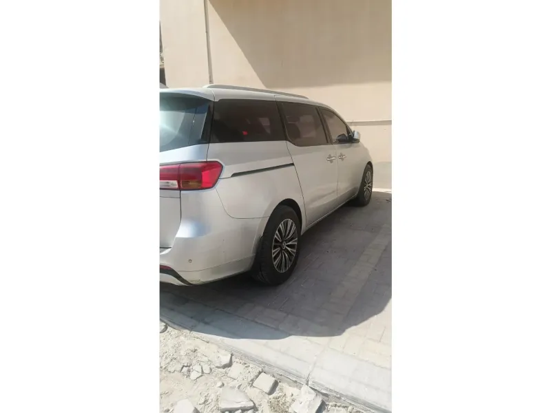 KIA Carnival 2017 2