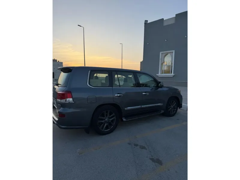 Lexus LX 2014 1