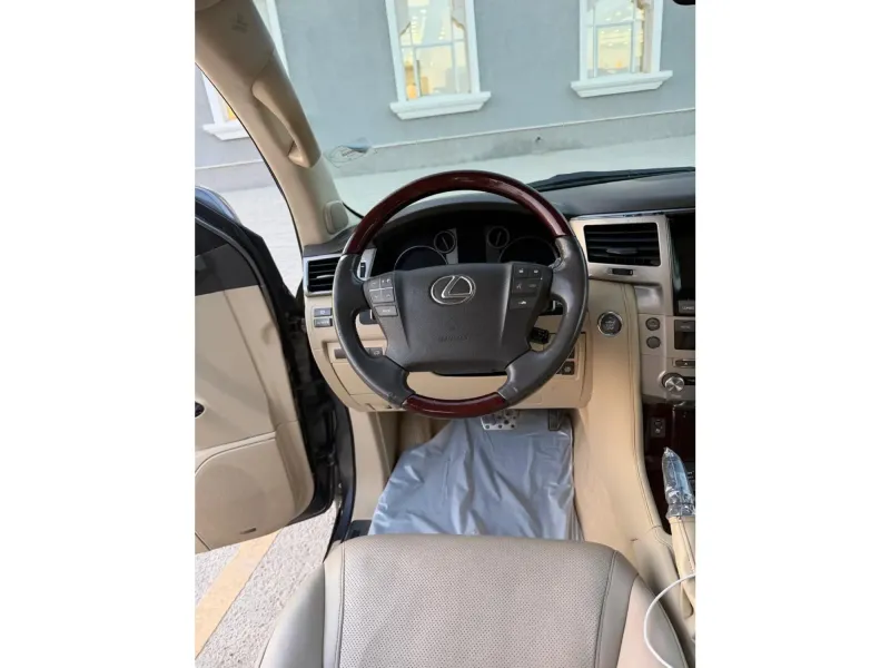 Lexus LX 2014 8