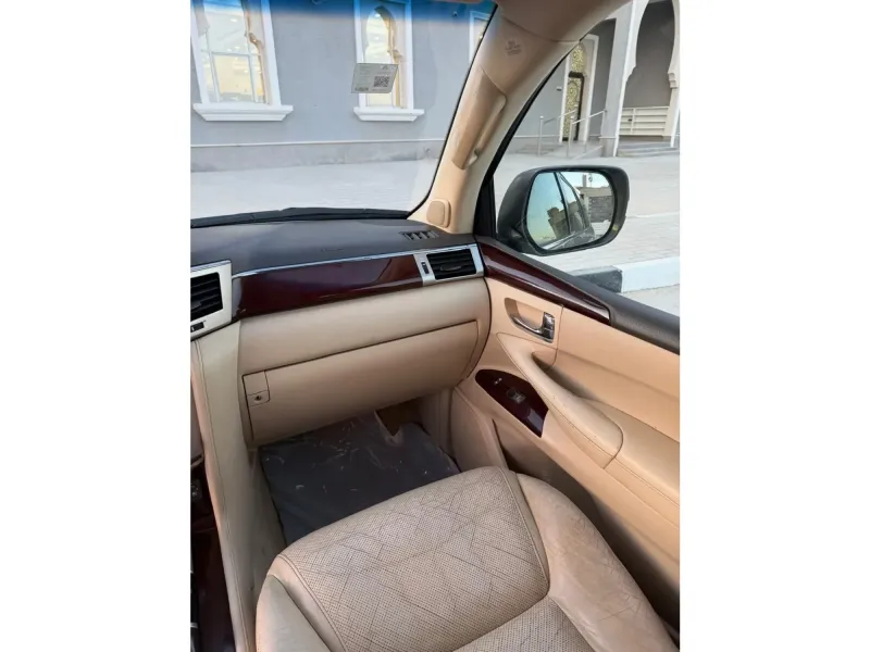 Lexus LX 2014 9
