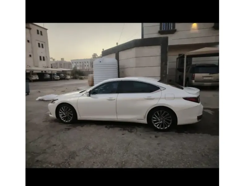 Lexus ES 2020 7