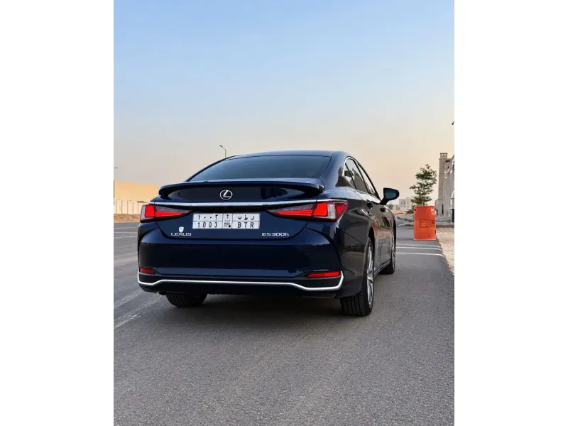 Lexus ES 2021 3