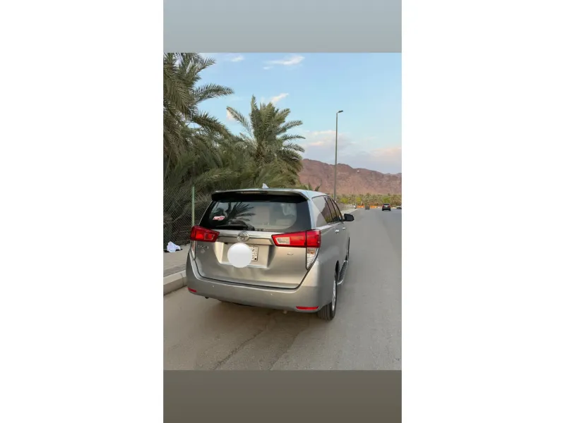 Toyota Innova 2023 4