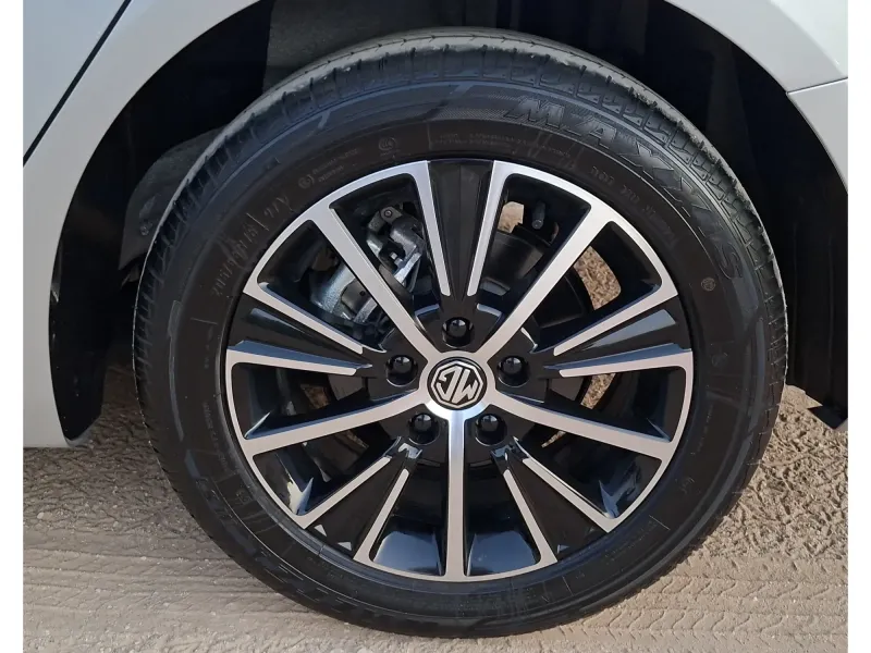 2026 MG5 Comfort – Only 4,100 km – Warranty, Service Package & 3M 9