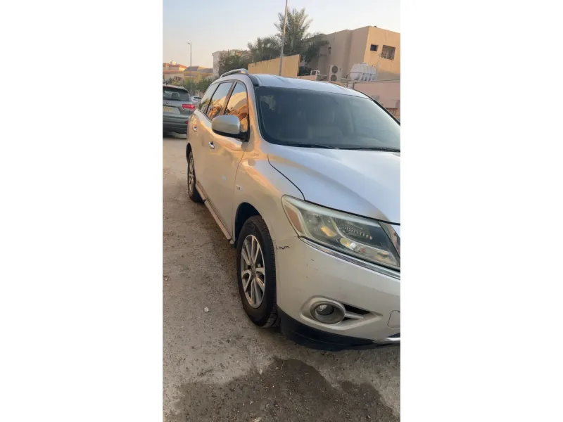 Nissan Pathfinder 2013 3