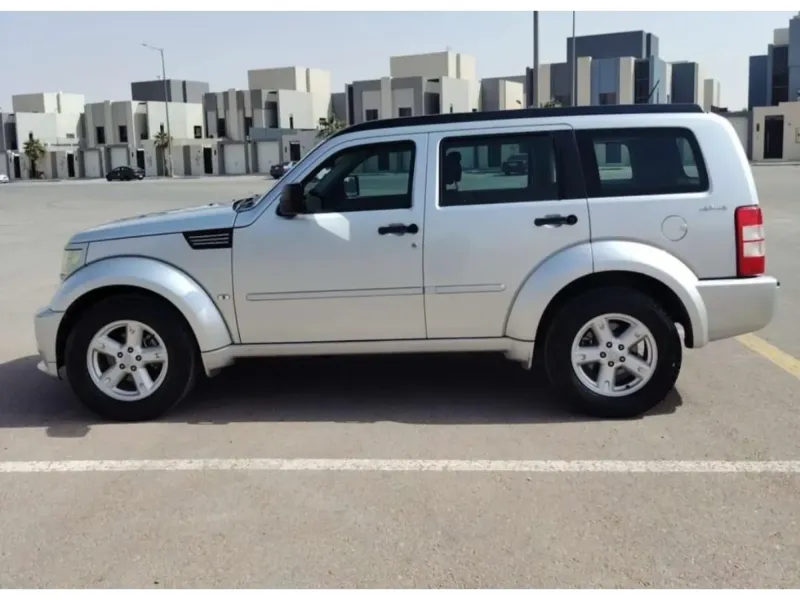 دودج نيترو 2011 2