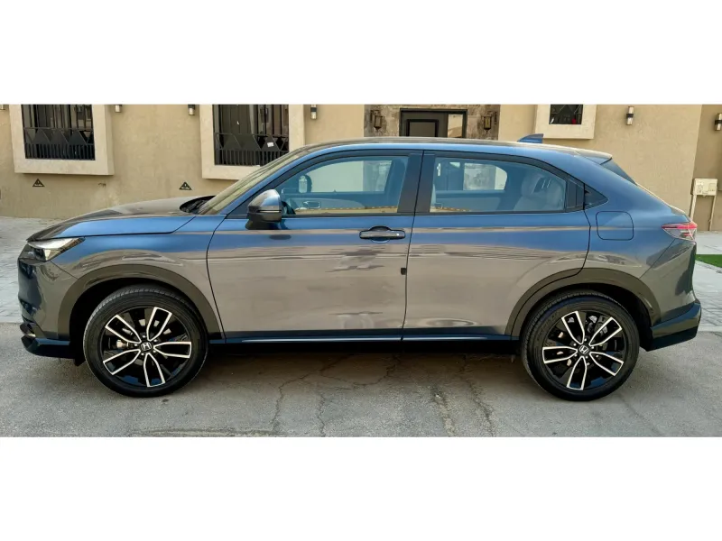 2025 Honda HR-V Sport | Saudi Specs | 18,000 KM 6
