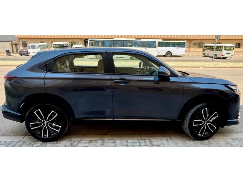 2025 Honda HR-V Sport | Saudi Specs | 18,000 KM 7