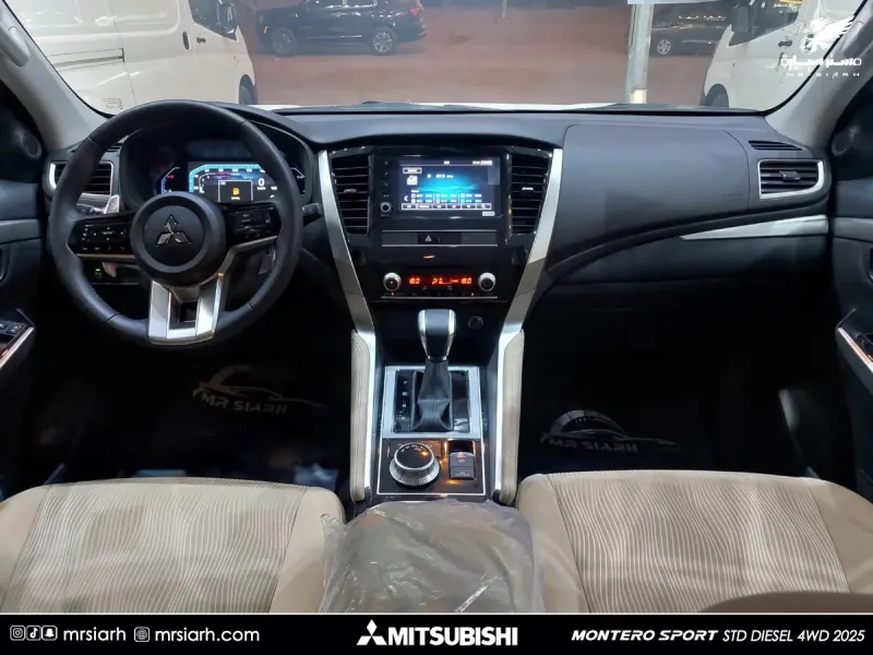 Mitsubishi MONTEROSPORT 2025 12