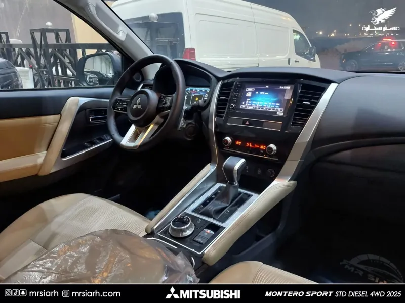 Mitsubishi MONTEROSPORT 2025 9