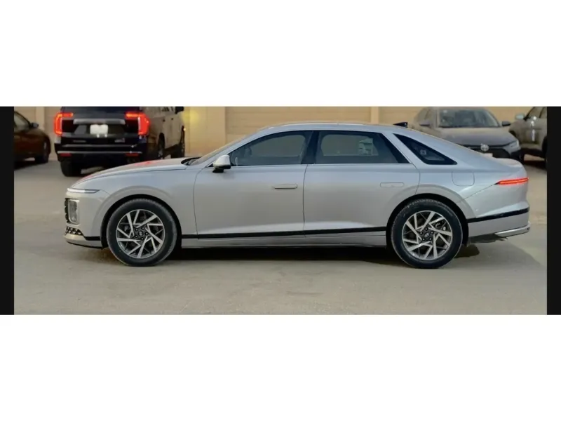 هيونداي أزيرا 2024 4