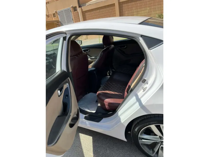 Hyundai Elantra 2015 8