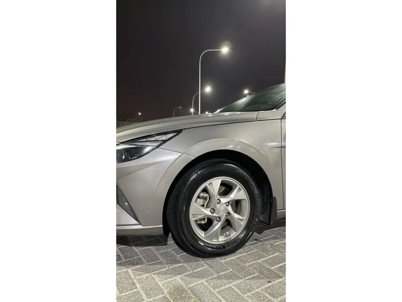 Hyundai Elantra 2022 10