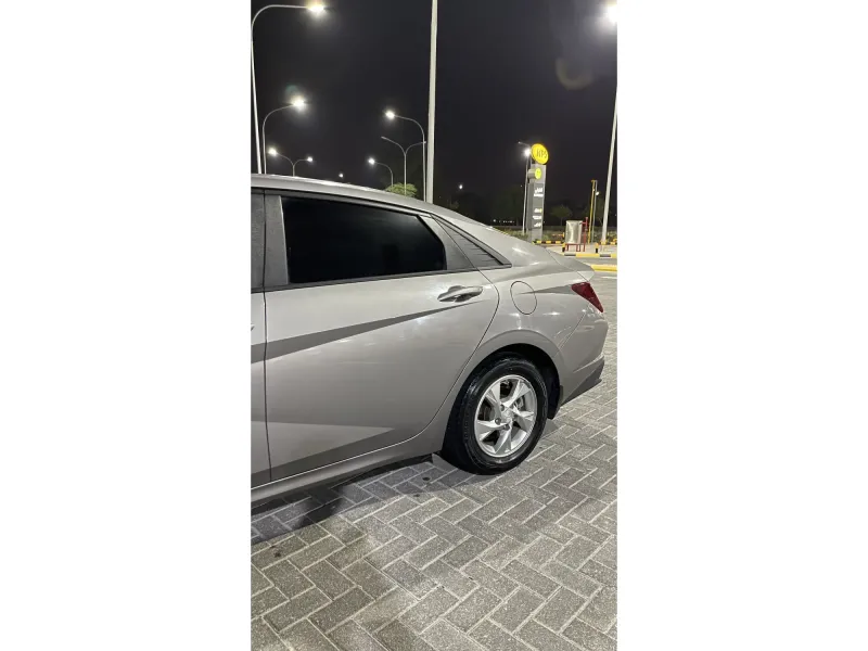 Hyundai Elantra 2022 8
