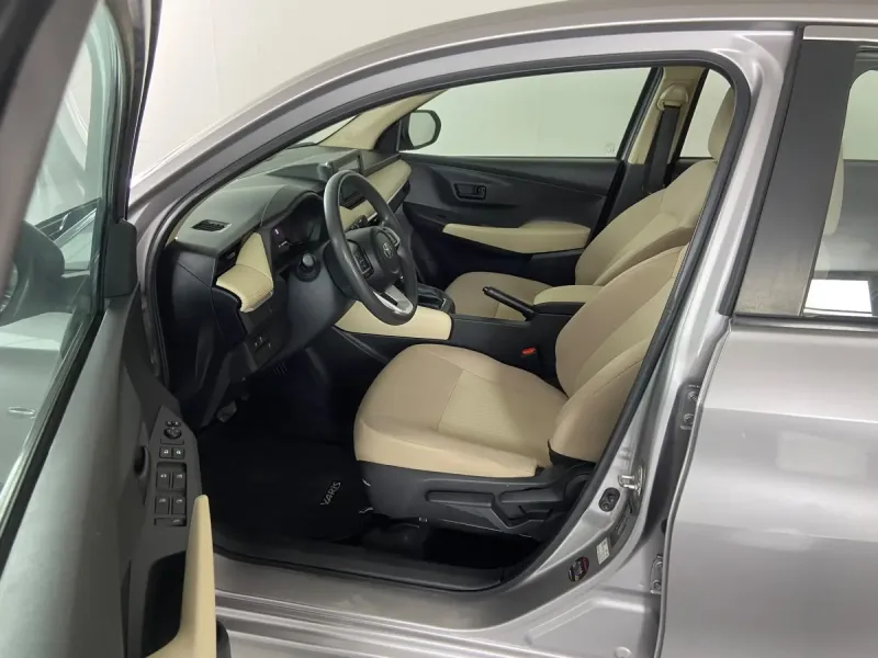 Toyota Yaris Y 2023 7