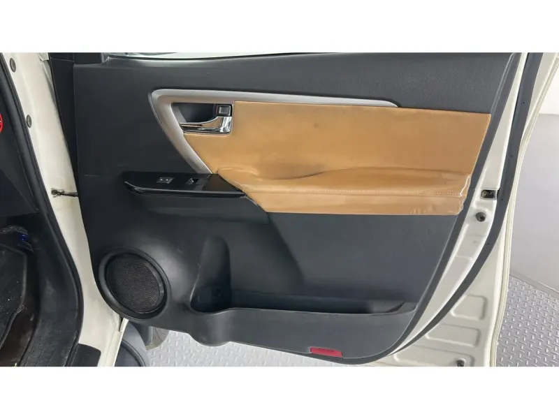Toyota Fortuner VX1 2021 25