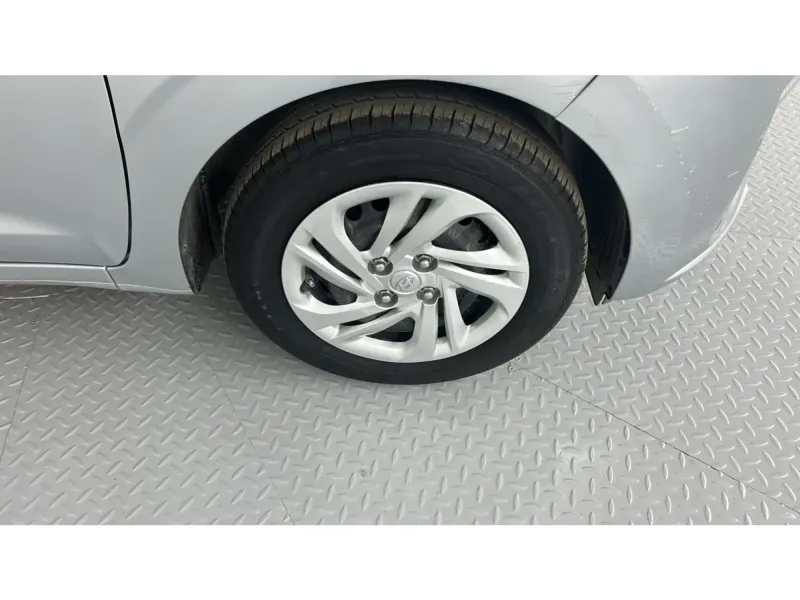 Hyundai GRAND i10 STD 2023 17