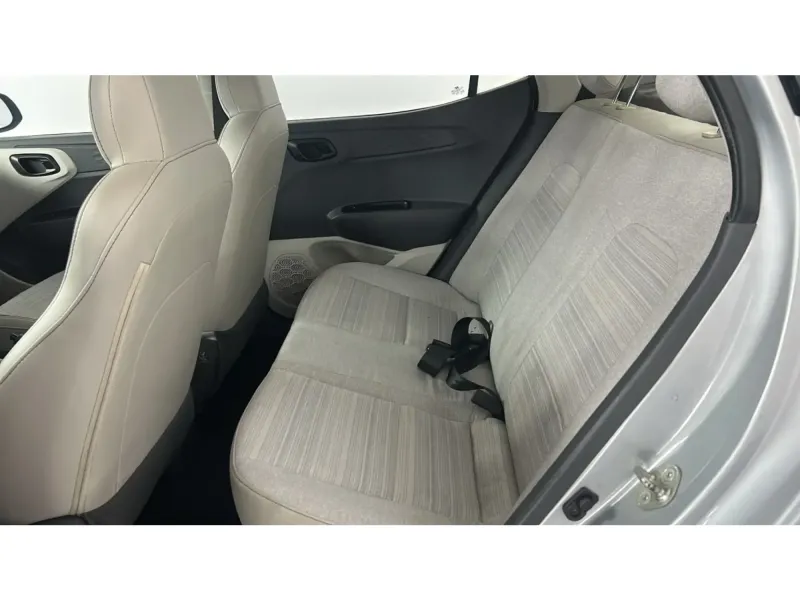 Hyundai GRAND i10 STD 2023 10