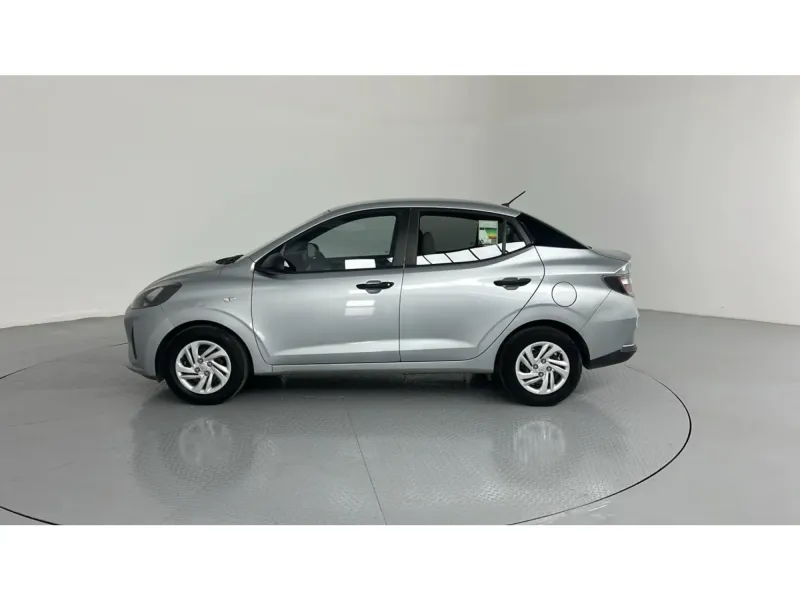 Hyundai GRAND i10 STD 2023 4