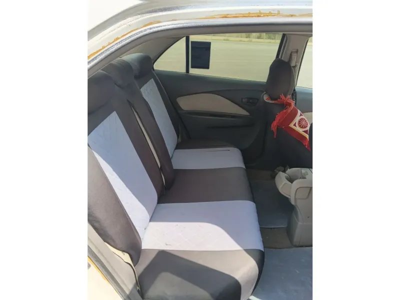 Toyota Yaris 2009 4