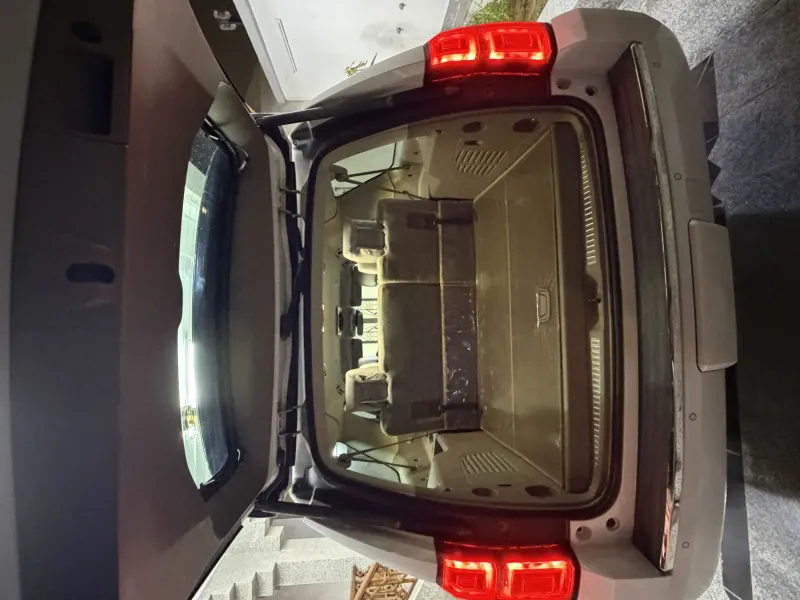 Chevrolet Suburban 2016 5