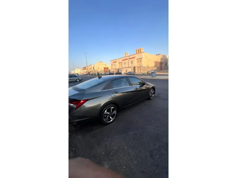 Hyundai Elantra 2022 5