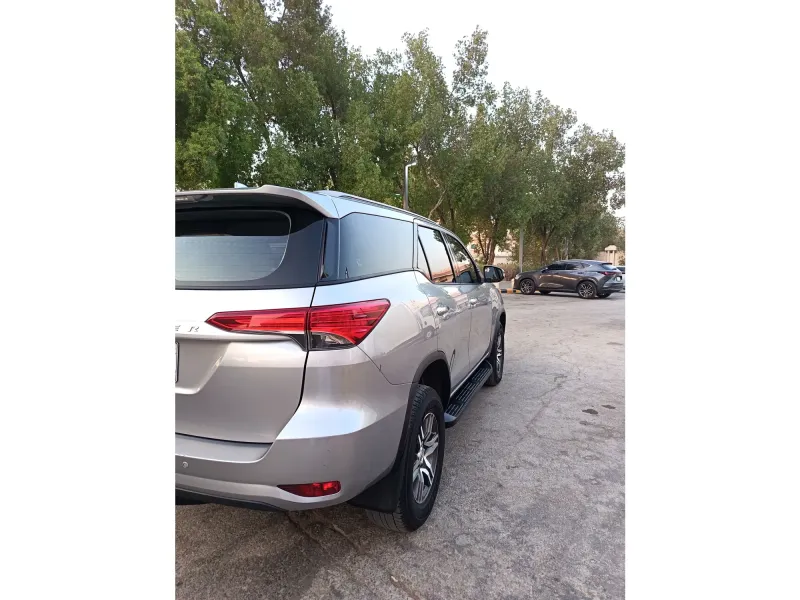 Toyota Fortuner 2023 5