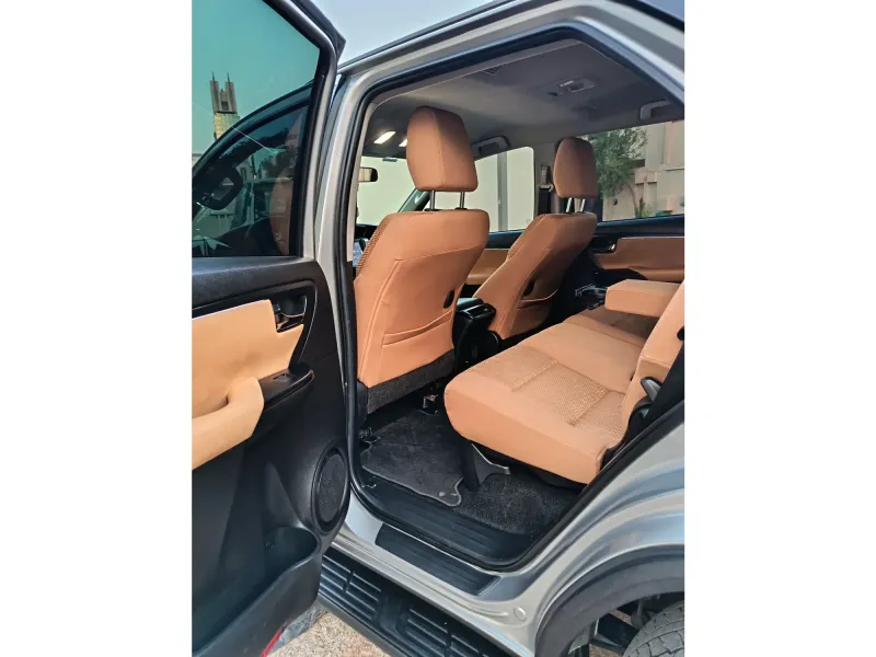 Toyota Fortuner 2023 10