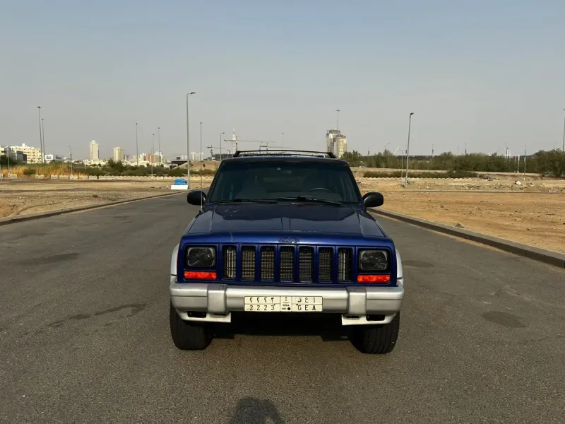 Jeep Cherokee 2000 4