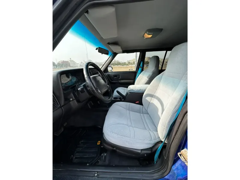 Jeep Cherokee 2000 5